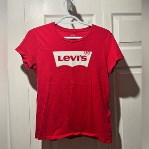 Levi’s t-shirt